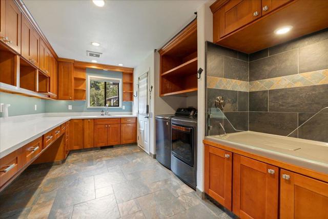 23435 Summit Road, Los Gatos CA: https://media.crmls.org/mediaz/103cd9f1-394d-482b-a226-40d4590d0c99.jpg