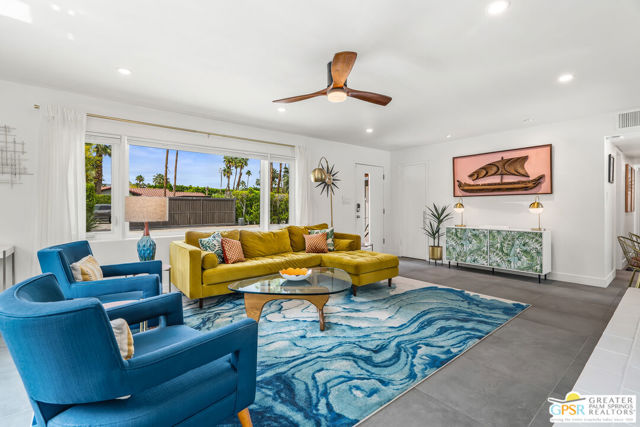 281 E Ocotillo Avenue, Palm Springs CA: https://media.crmls.org/mediaz/103d5490-d167-483c-a4cb-9bd72e373eed.jpg