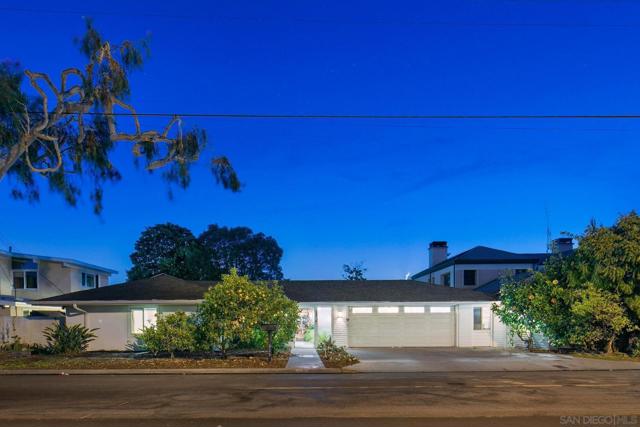 515 1st St, Coronado CA: https://media.crmls.org/mediaz/103d5775-03d0-4fcd-b4cd-a9b5db200d6a.jpg