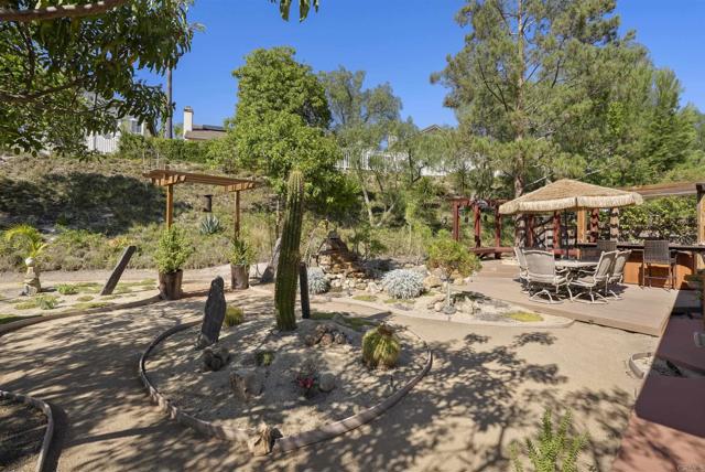 Detail Gallery Image 30 of 47 For 4989 Corte Playa Encino, San Diego,  CA 92124 - 4 Beds | 2/1 Baths