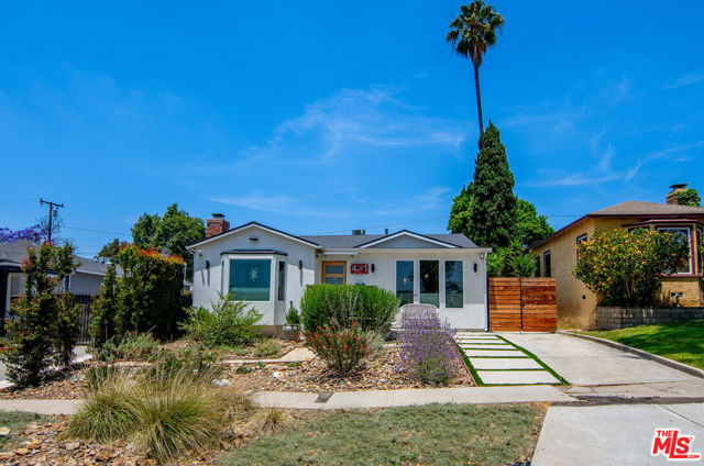 441 W Ellis Avenue, Inglewood CA: https://media.crmls.org/mediaz/103dbb6a-23e8-4140-aa0d-b89d4a1e9ac9.jpg