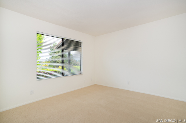 627 Elm Tree LN, Fallbrook CA: https://media.crmls.org/mediaz/103eaf76-8607-4528-b236-6c935ee22d64.jpg