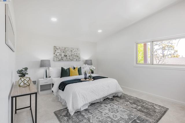 216 Appian Way, Union City CA: https://media.crmls.org/mediaz/103eba2d-5db5-48c7-9903-0cb6f5aeed55.jpg