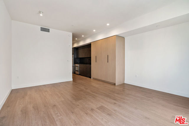 10700 Tabor Street, Los Angeles CA: https://media.crmls.org/mediaz/103f16a1-c854-4b8c-af36-9dd989b6c3d9.jpg