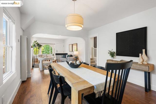 5344 Walnut St, Oakland CA: https://media.crmls.org/mediaz/103f62a5-f364-4845-b013-f1e0002817de.jpg