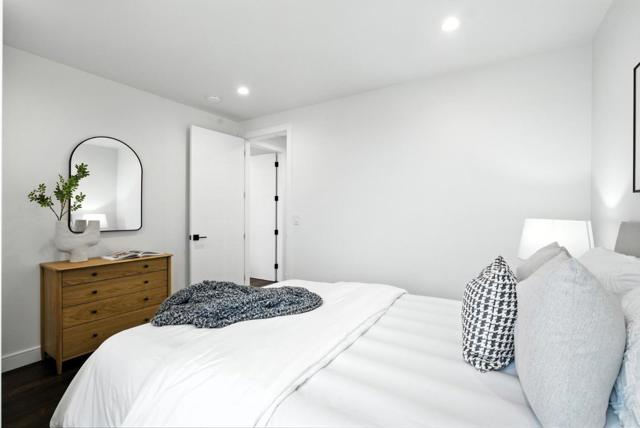 651 41st Avenue, San Francisco CA: https://media.crmls.org/mediaz/103f9cb0-08d9-4ef5-967e-51f4023b8198.jpg