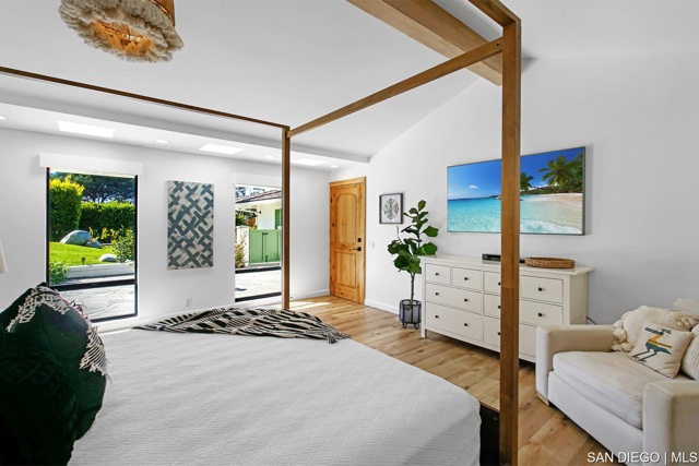 6026 La Granada, Rancho Santa Fe CA: https://media.crmls.org/mediaz/103fef08-9654-4263-ac2b-5de921991640.jpg