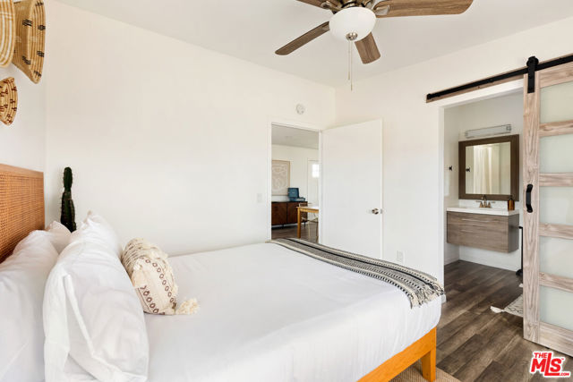 5737 Mojave Ranch Road, Joshua Tree CA: https://media.crmls.org/mediaz/10402f6e-7569-4fea-8630-5b999c0b1807.jpg