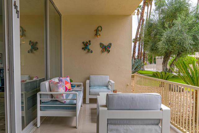 477 Desert Lakes Drive, Palm Springs CA: https://media.crmls.org/mediaz/10405c45-93bc-4491-828a-2710f6e41b56.jpg