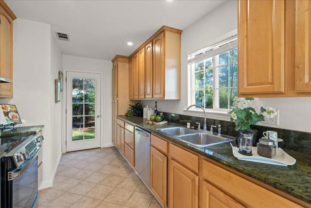 5494 Mary Jo Court, San Jose CA: https://media.crmls.org/mediaz/10406925-4347-4910-b70a-1cbeb13fa450.jpg