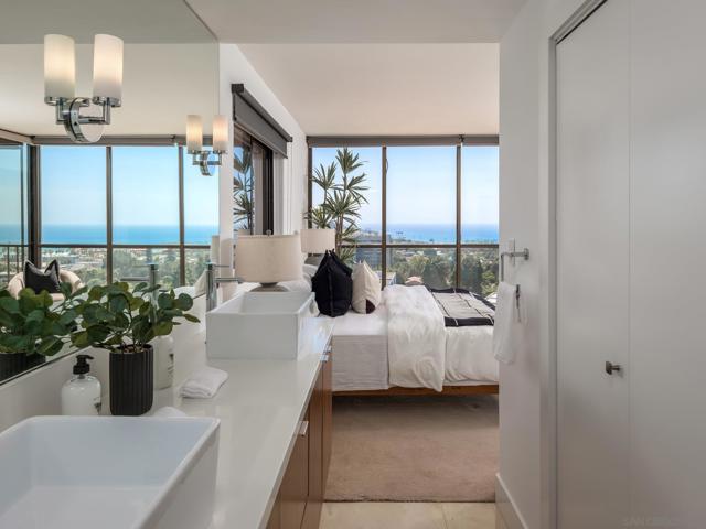2500 Torrey Pines Rd, La Jolla CA: https://media.crmls.org/mediaz/1040ed0b-3e68-42c1-ac93-368da6eba972.jpg