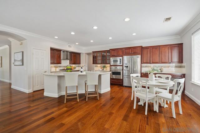 11324 Luxembourg Way, San Diego CA: https://media.crmls.org/mediaz/10410193-534f-4316-9897-25292d68ec69.jpg