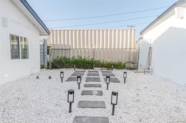 2813 15 46Th St, San Diego CA: https://media.crmls.org/mediaz/10419587-c78f-45d2-b5ac-a9936d0fd800.jpg