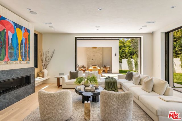 1749 Mandeville Lane, Los Angeles CA: https://media.crmls.org/mediaz/10422c85-8c47-420e-9b45-d8fbc0b86e3b.jpg