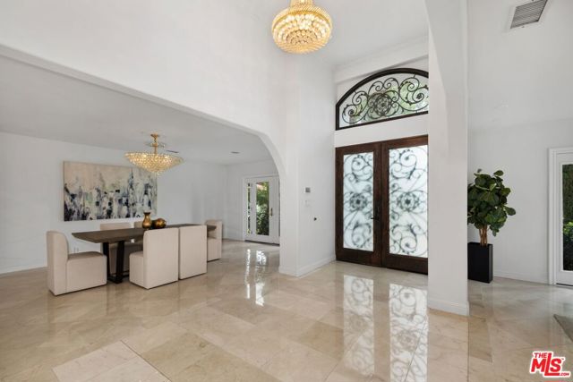 465 N Kilkea Drive, Los Angeles CA: https://media.crmls.org/mediaz/10425907-3a3e-409d-bd8b-9314e476460d.jpg