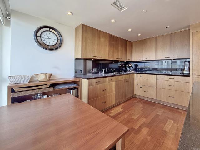 Detail Gallery Image 11 of 35 For 1810 Avenida Del Mundo #503,  Coronado,  CA 92118 - 3 Beds | 3 Baths