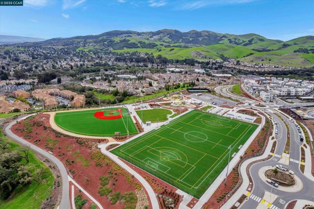 39103 Via Vicenza, San Ramon CA: https://media.crmls.org/mediaz/104297c4-1443-4772-b99d-d38eb80efdad.jpg