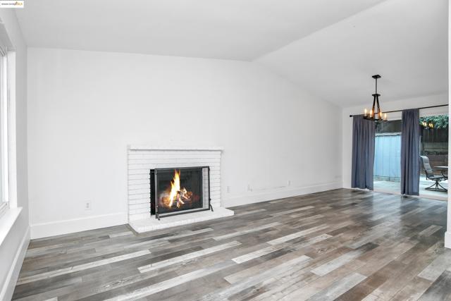 317 Lorenz Dr, Oakley CA: https://media.crmls.org/mediaz/1042a17f-3d7d-417f-92b4-65944af4d0ac.jpg