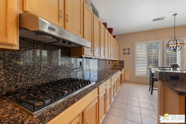40870 Avenida Rosario, Palm Desert CA: https://media.crmls.org/mediaz/10433204-2937-48b3-aadc-b88593d034b0.jpg