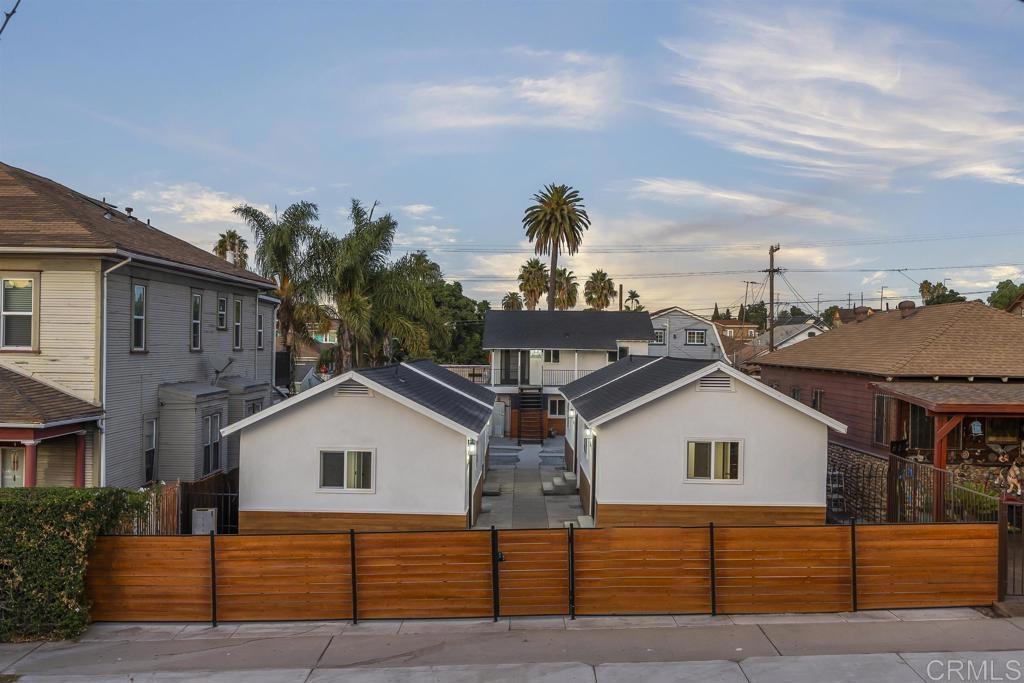2032 Kearney Ave