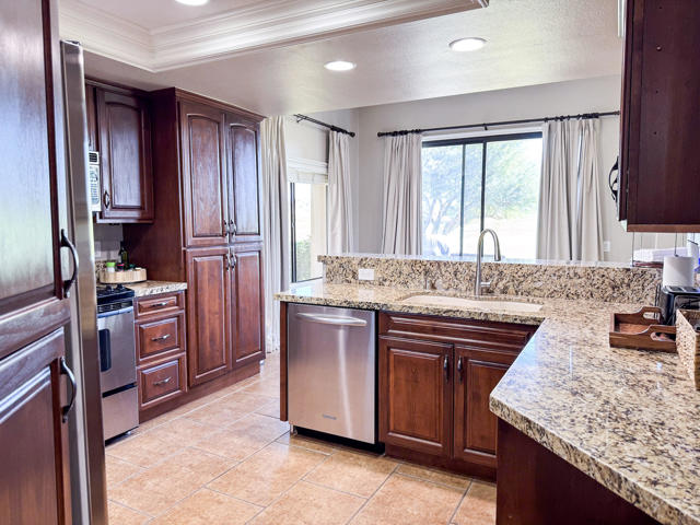 54974 Oaktree, La Quinta CA: https://media.crmls.org/mediaz/104377d4-4022-46cf-afd1-ee7d3ed1bf58.jpg