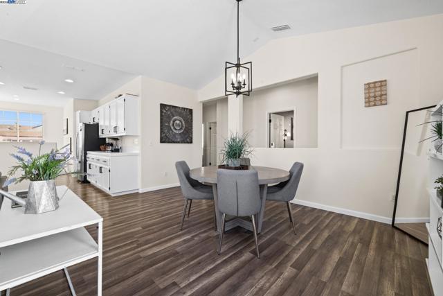 762 Rubier Way, Rio Vista CA: https://media.crmls.org/mediaz/104382a3-7900-469a-9069-5e1e2eea3077.jpg