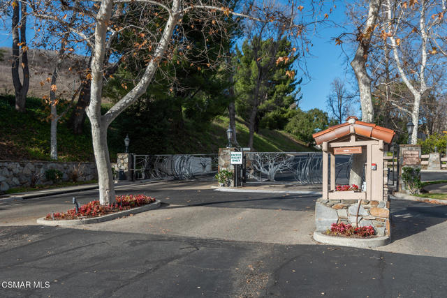 784 N Valley Drive, Westlake Village CA: https://media.crmls.org/mediaz/104391d0-8800-47ab-a4e5-7a31692dde9f.jpg