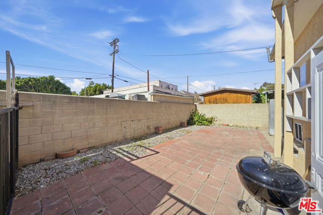 1147 S Westlake Avenue, Los Angeles CA: https://media.crmls.org/mediaz/10440855-297f-4cc0-b792-80c93e168bb3.jpg