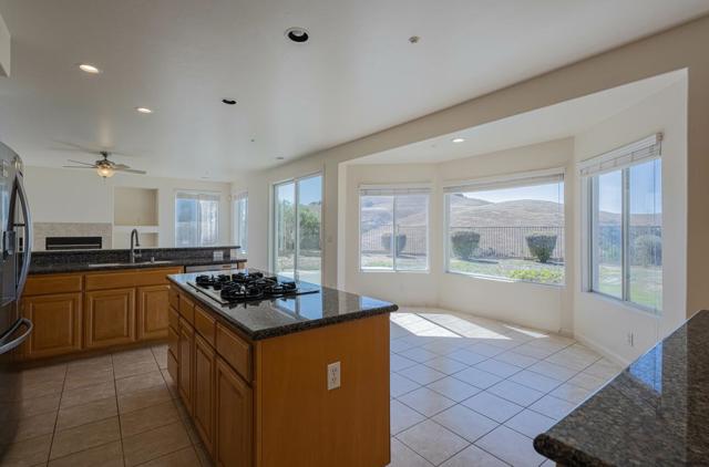 27606 Prestancia Circle, Salinas CA: https://media.crmls.org/mediaz/1044e662-da51-4f70-bc4a-1eda48c5a959.jpg