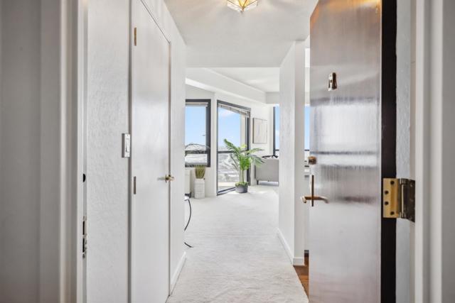 6363 Christie Avenue, Emeryville CA: https://media.crmls.org/mediaz/1044f3a3-a516-4f74-ac13-5722a6b6e8b9.jpg