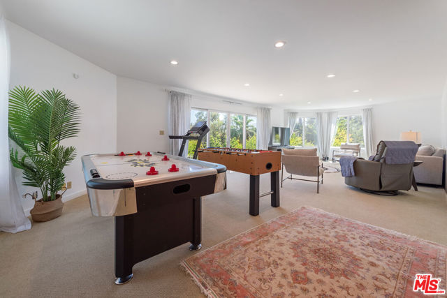 2357 Knob Hill Drive, Riverside CA: https://media.crmls.org/mediaz/1045f668-fdab-4d6b-b6cb-2d5bdf82b5fc.jpg