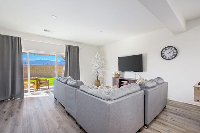 9705 Puesta Del Sol Place, Desert Hot Springs CA: https://media.crmls.org/mediaz/1046056c-d003-41f6-802a-35fe9a2d58c6.jpg