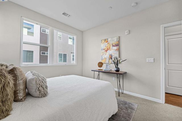 37336 Duckling Ter, Fremont CA: https://media.crmls.org/mediaz/10469bda-9c04-40f1-92b8-362eb651227a.jpg