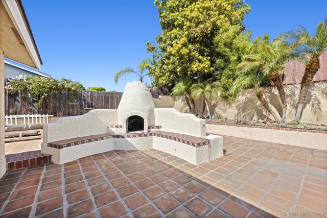 3020 Linda Dr, Oceanside CA: https://media.crmls.org/mediaz/1046bee6-d0a5-44ab-8c50-49b8fbb634b1.jpg