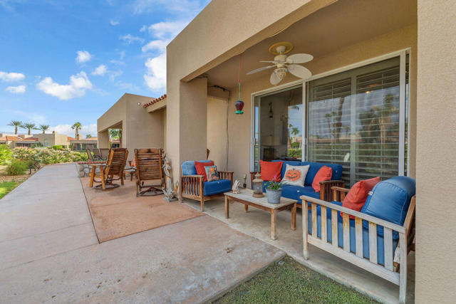 165 Lake Shore Drive, Rancho Mirage CA: https://media.crmls.org/mediaz/10478564-e897-427c-af20-793233e34e6d.jpg