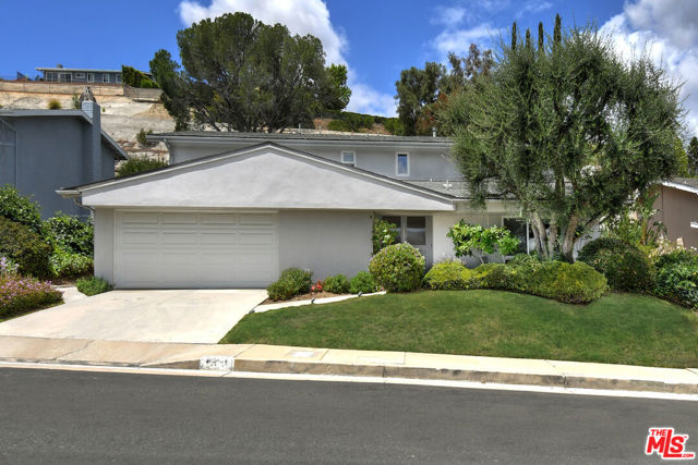6041 Ellenview Avenue photo 1