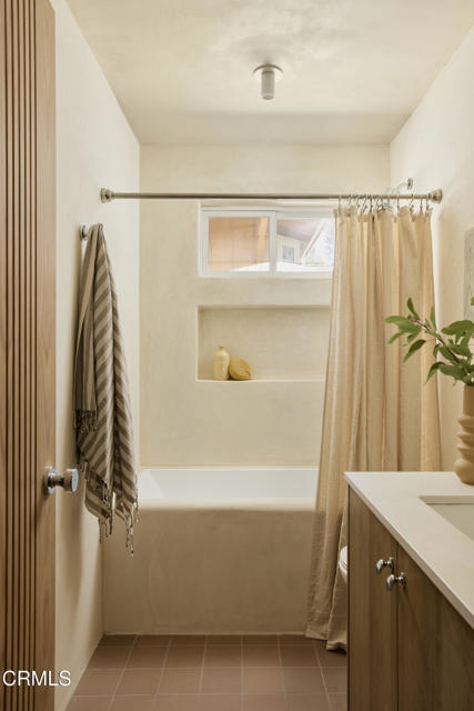 Detail Gallery Image 18 of 30 For 4781 Round Top Dr, Los Angeles,  CA 90065 - 3 Beds | 2 Baths