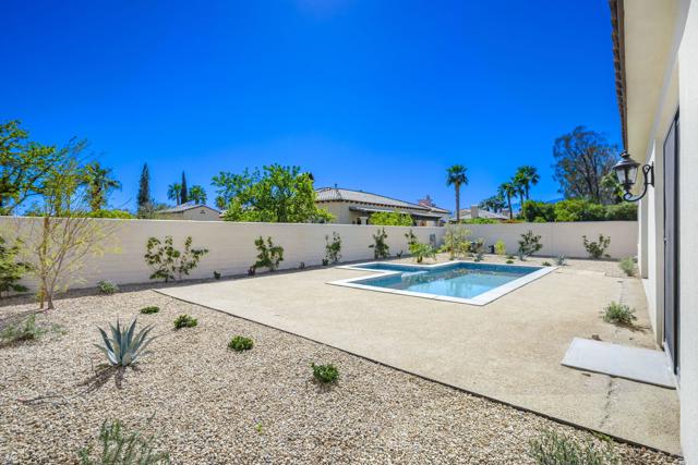 57540 Cherrywood Place, La Quinta CA: https://media.crmls.org/mediaz/1048a39e-0cf5-4cad-bf01-49566492098c.jpg