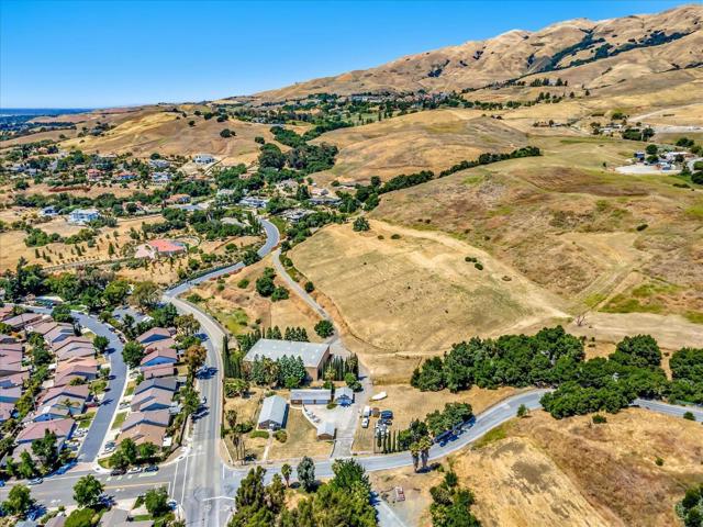 1995 Old Calaveras Road, Milpitas CA: https://media.crmls.org/mediaz/1048e40f-ce45-481e-93ec-f7bc2a0735bd.jpg