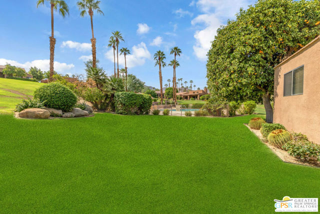 73283 Phoebe Court, Palm Desert CA: https://media.crmls.org/mediaz/1049033e-8654-4dd4-be55-5e3b144a2617.jpg
