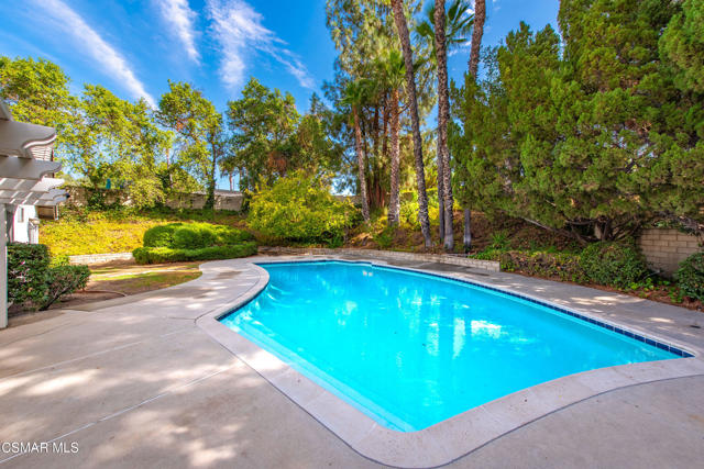 20027 Hiawatha Street, Chatsworth CA: https://media.crmls.org/mediaz/1049a8dc-8bfe-405e-b857-353682a3ff58.jpg