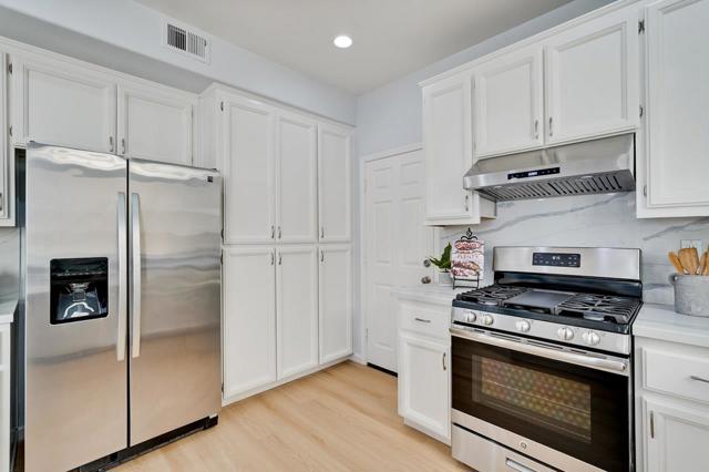 2153 Esperanca Avenue, Santa Clara CA: https://media.crmls.org/mediaz/1049ac9a-1136-4b2b-acac-156a97fd13bc.jpg