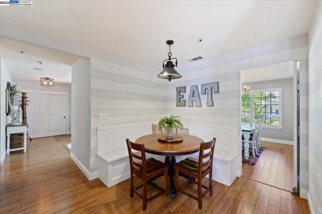 335 Beverly St, Livermore CA: https://media.crmls.org/mediaz/104a6c9a-fc58-415a-a9ac-4410493b8301.jpg