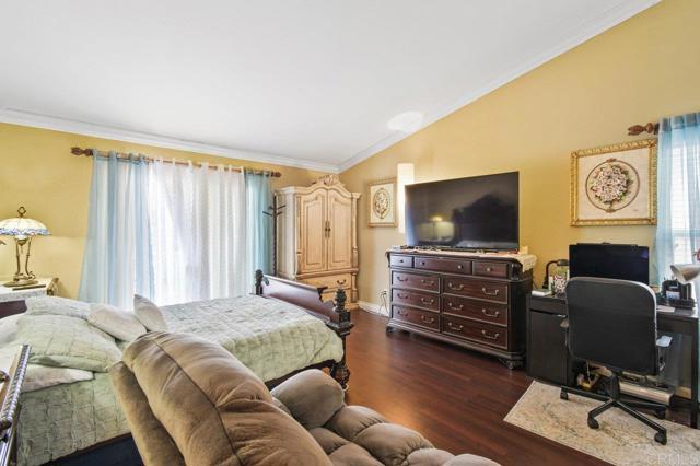 1420 Venters Dr, Chula Vista CA: https://media.crmls.org/mediaz/104a8e99-e79c-4fe0-bad2-ab7f988fc179.jpg
