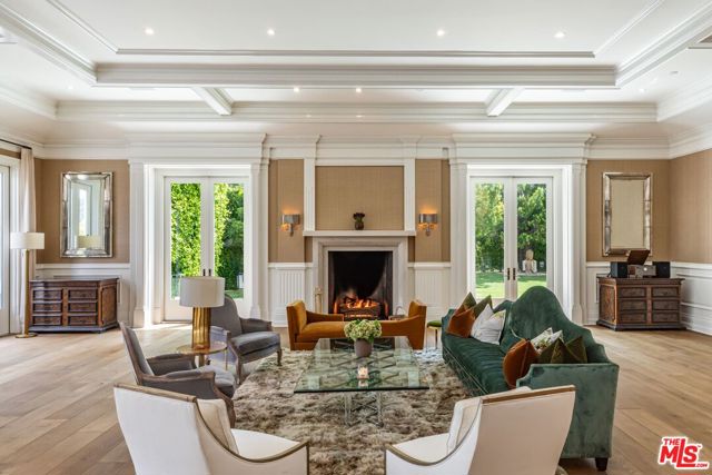 2571 Wallingford Drive, Beverly Hills CA: https://media.crmls.org/mediaz/104ab13a-10fd-47f5-9f08-7b6b6556192b.jpg