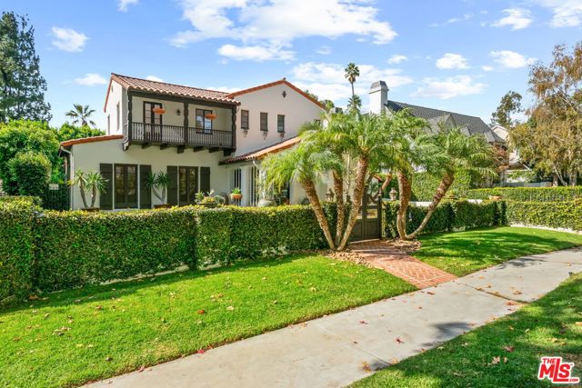 435 Loring Avenue, Los Angeles, California 90024, 4 Bedrooms Bedrooms, ,3 BathroomsBathrooms,Single Family Residence,For Sale,Loring,24464419