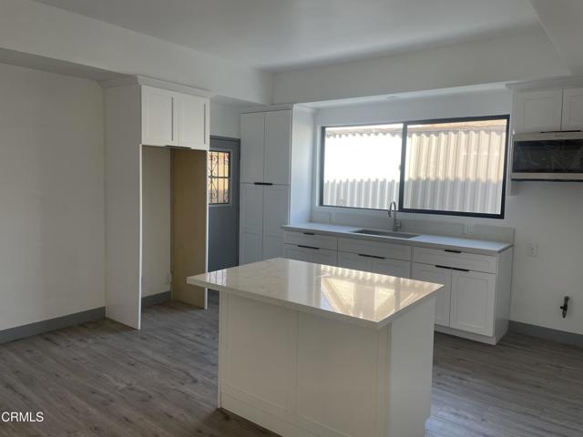 2607 Pennsylvania Avenue Avenue, Los Angeles CA: https://media.crmls.org/mediaz/104d2959-410c-4ea1-a7dc-c0b31a1a4073.jpg