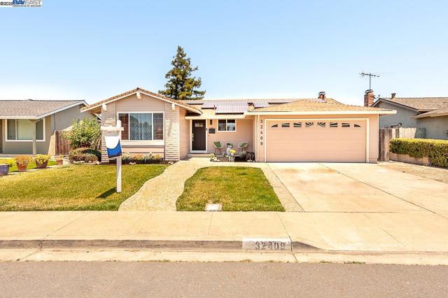 32409 Elizabeth Way, Union City CA: https://media.crmls.org/mediaz/104dcf5a-caf3-4415-b286-27f1f609315d.jpg