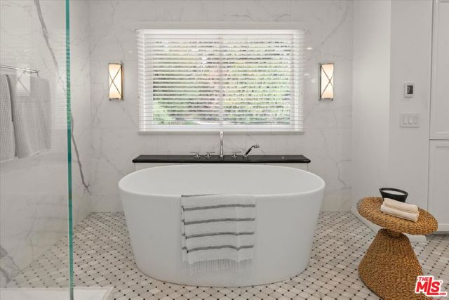 10411 Windtree Drive, Bel Air CA: https://media.crmls.org/mediaz/104e3ae1-52f0-47a8-8ef9-72164f8868de.jpg