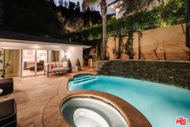 1455 Rising Glen, Los Angeles CA: https://media.crmls.org/mediaz/104e6978-e8f7-4548-8d20-4af2c423a7b7.jpg